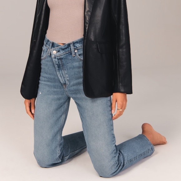 Abercrombie and Fitch Ultra High Rise 90s Straight Jean size 27 - Picture 1 of 5